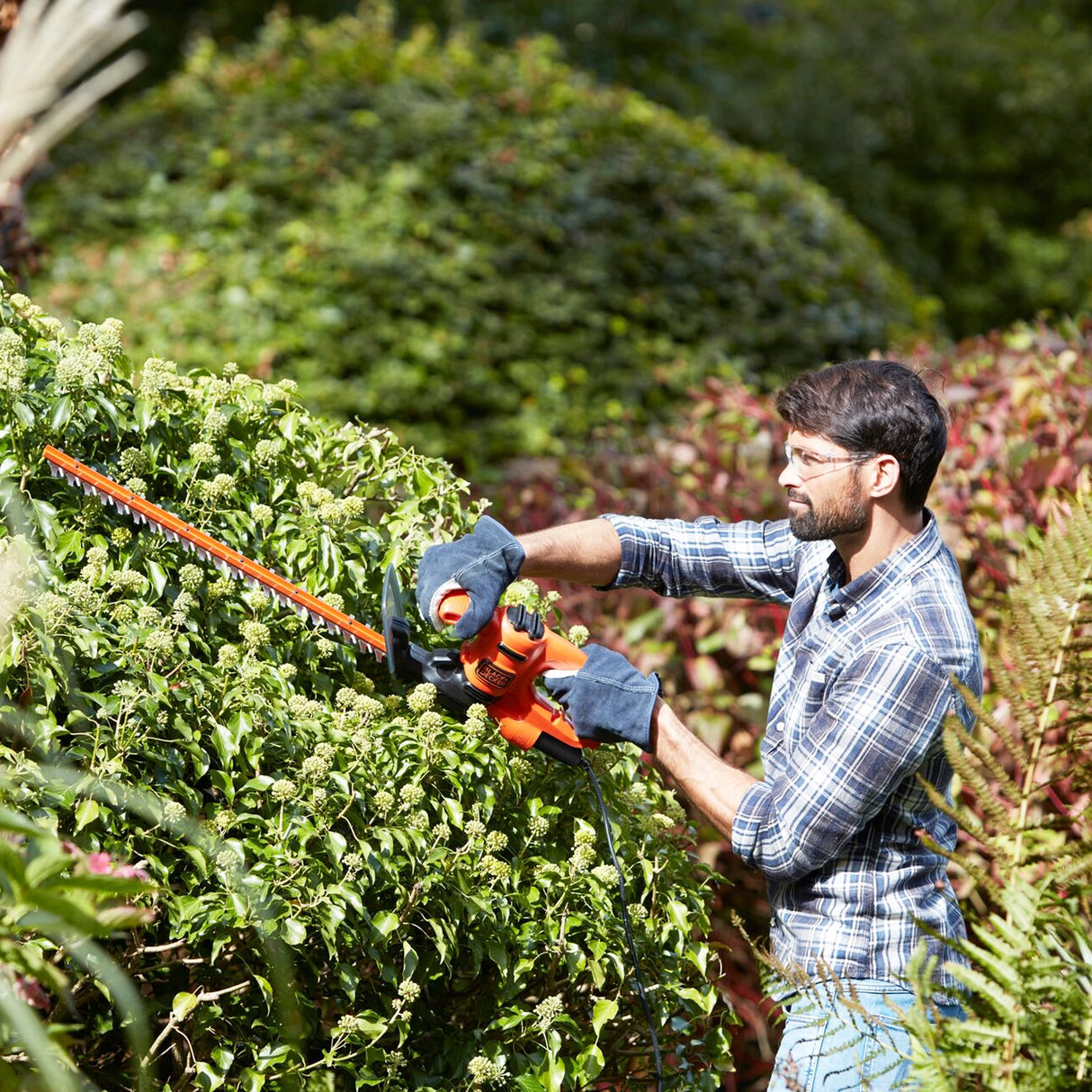 Tagliasiepi Black+Decker BEHT251-QS 450W