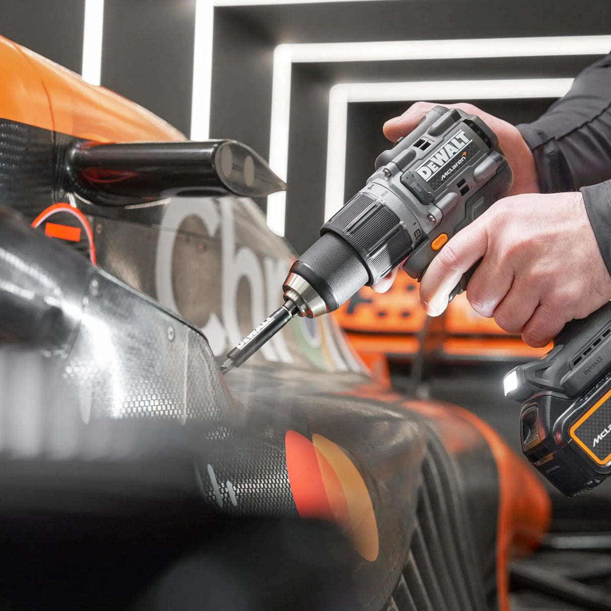 Trapano avvitatore Dewalt McLaren DCD85MP2T-QW 18V 5Ah