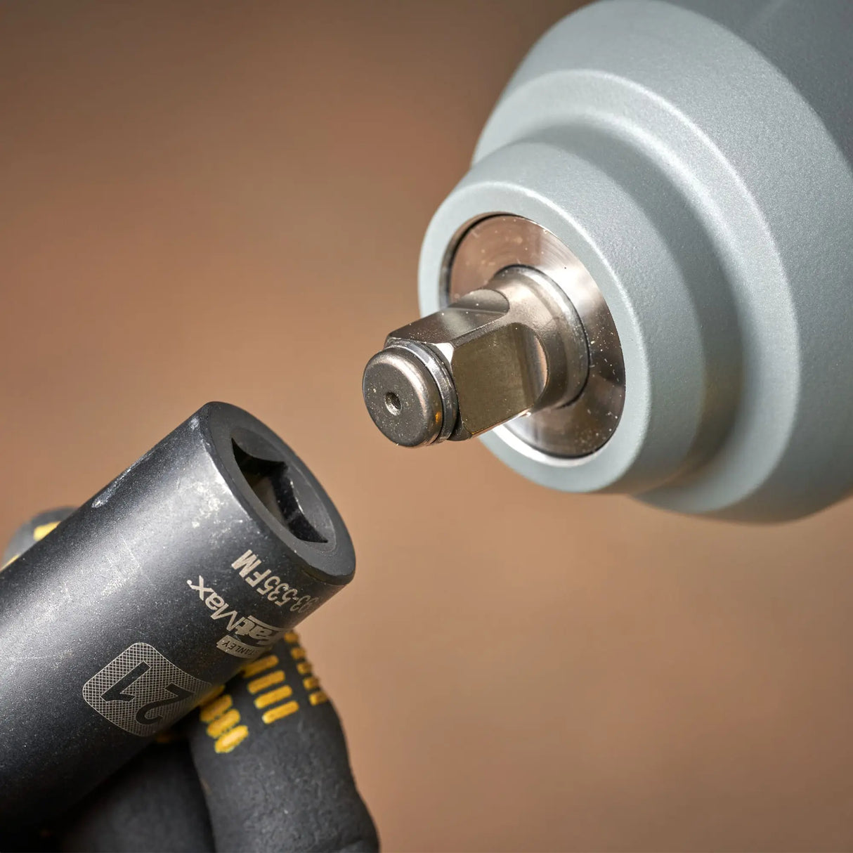 Avvitatore a impulsi Stanley SFMCF940M1-QW 18V 4Ah