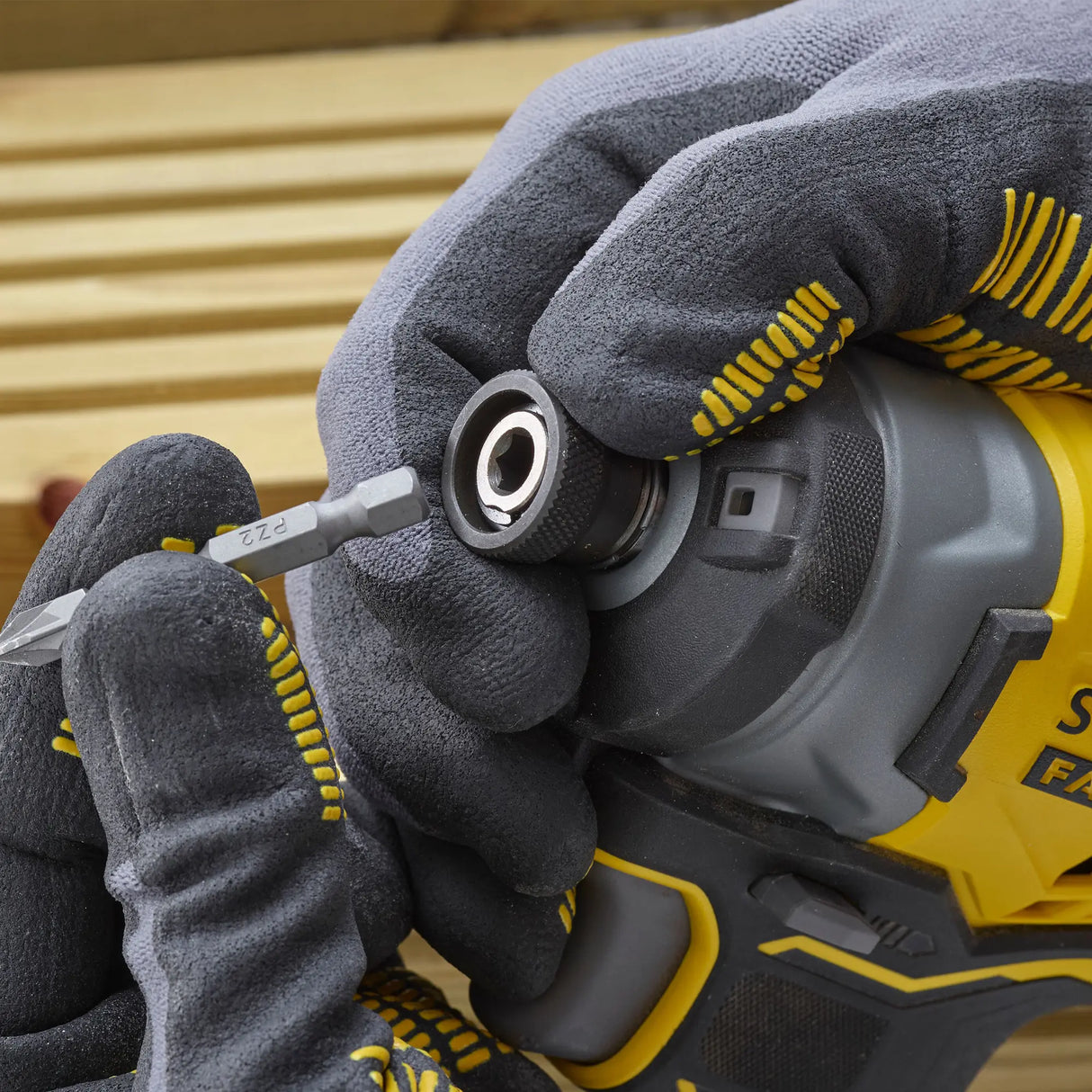 Avvitatore a Impulsi Stanley SFMCF820D2K-QW 20V 2Ah