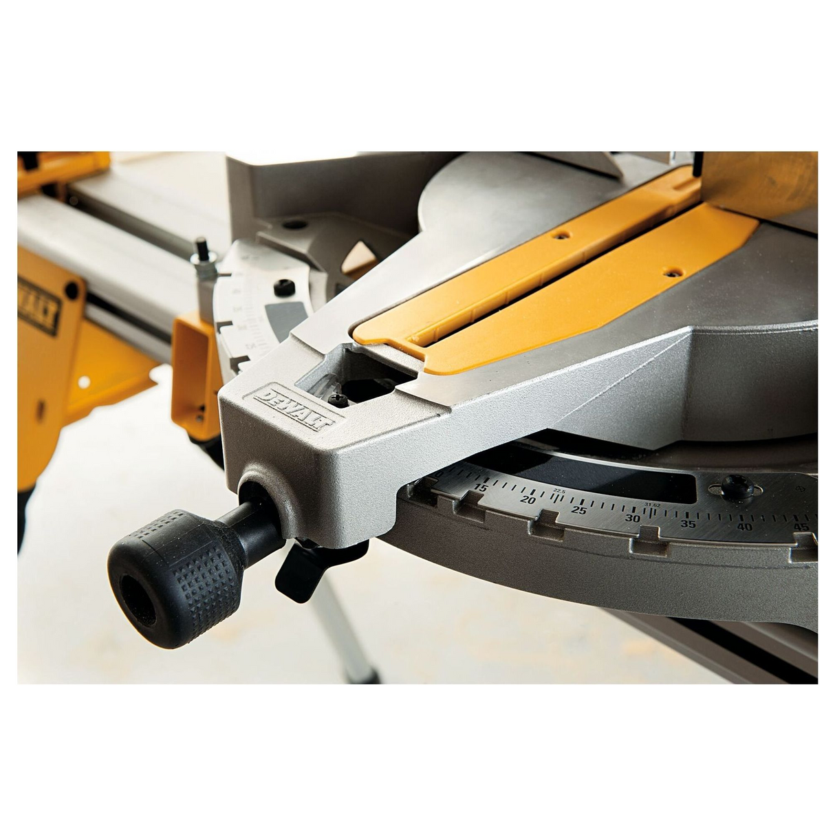 Troncatrice Dewalt D27113-QS 1600W