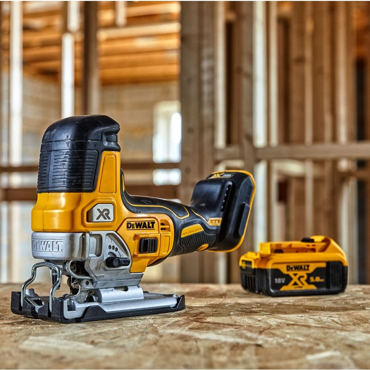 Seghetto Alternativo Dewalt DCS335P2-QW 18V 5Ah