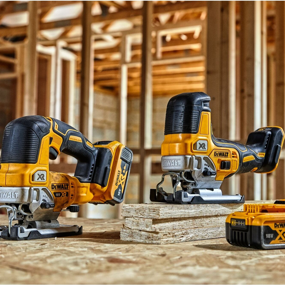 Seghetto Alternativo Dewalt DCS335P2-QW 18V 5Ah