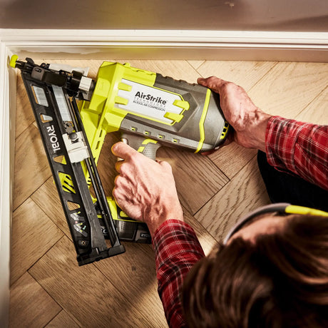 Groppinatrice Ryobi R15GN18-0 18V