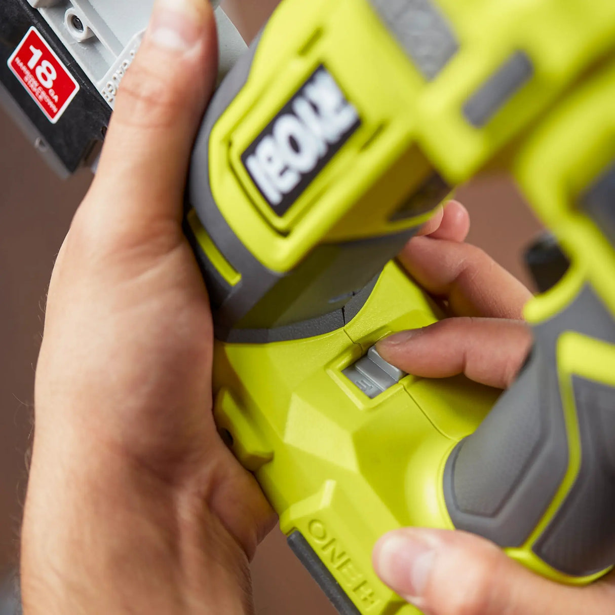 Groppinatrice Ryobi R18GN18-0 18V