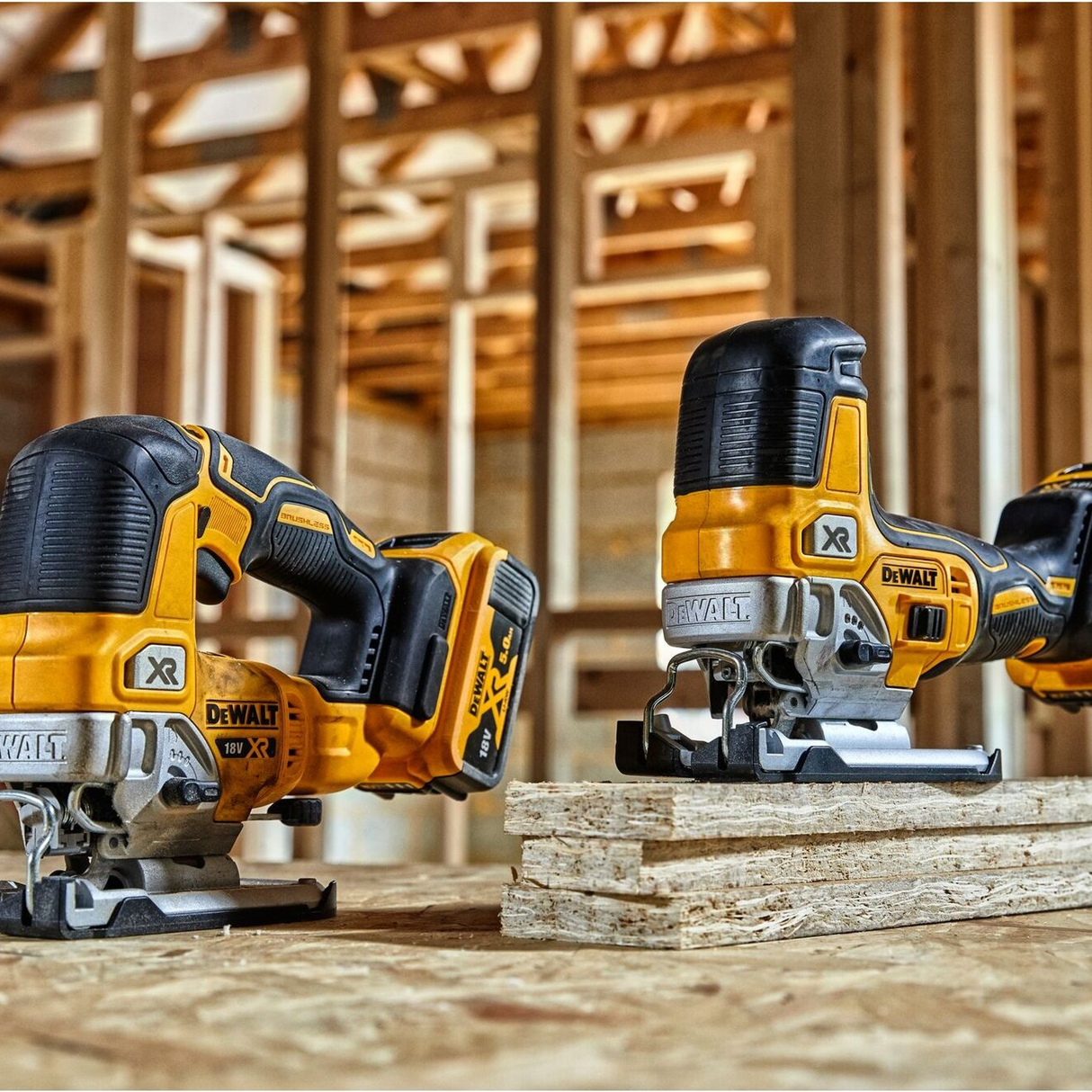 Seghetto Alternativo Dewalt DCS335P2-QW 18V 5Ah